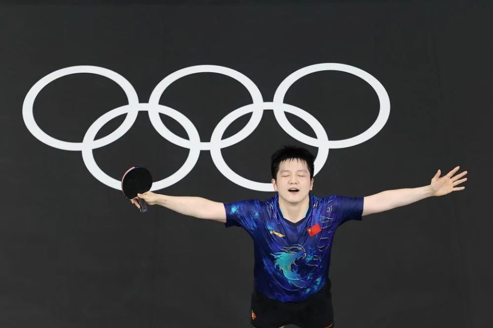 法国队力克奥地利队，樊振东惊艳四座