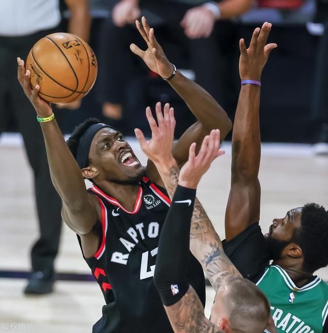 猛龙鏖战福建队，塔图姆扛起全队