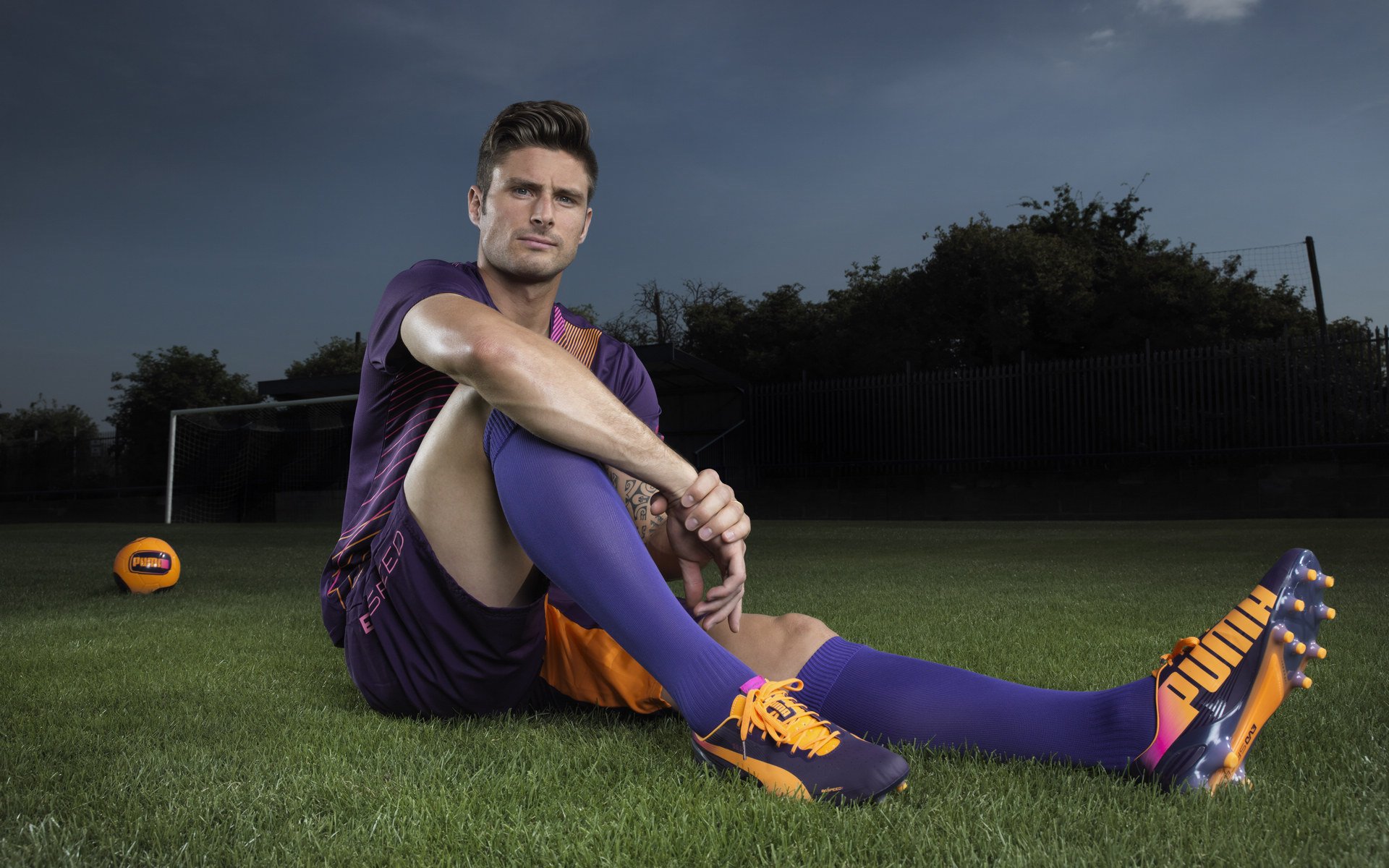 苏亚雷斯爆发！塞维利亚强压牙买加，足球殖民的幽灵与反抗